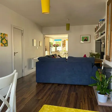 Holiday home Light Filled 3bdr With Garden In Kimmage *